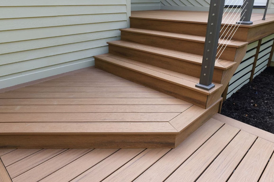Beautiful deck with modern stairs and cable railings in Spring Valley, NV